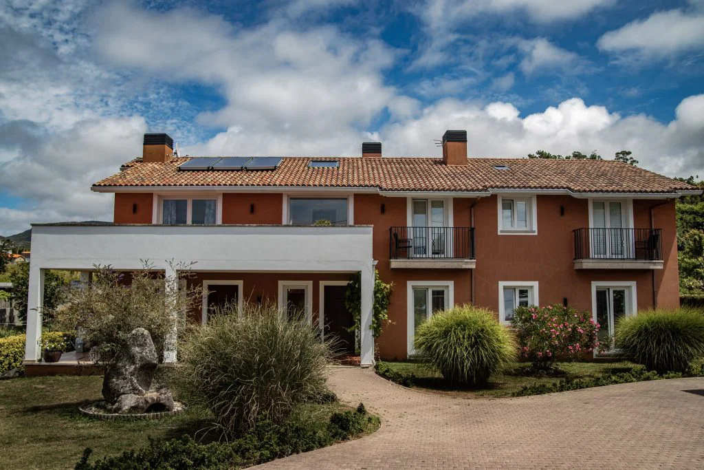 Fachada Surf House As Furnas